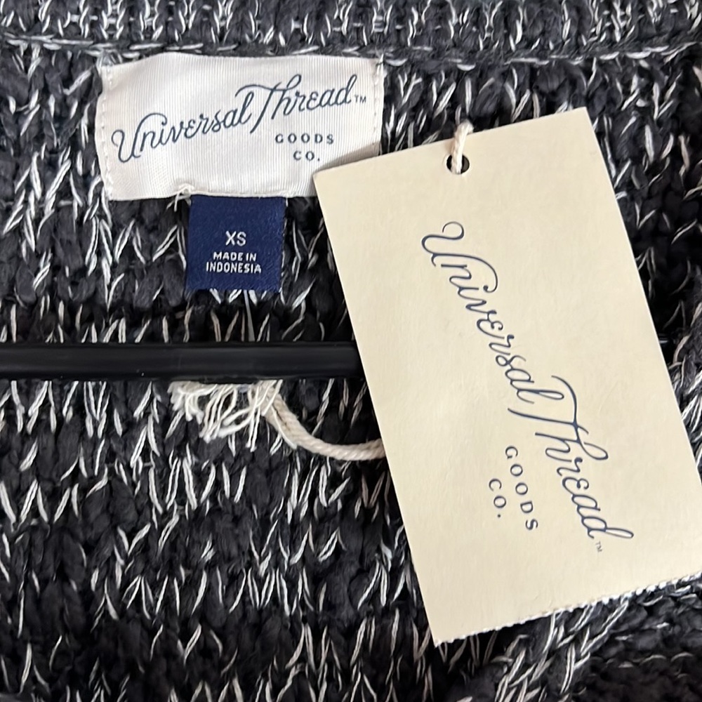 Universal thread women’s top. 1587 - Picture 3 of 7